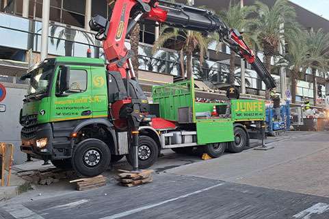 camiones grua obras barcelona